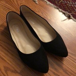 Pointy black flats